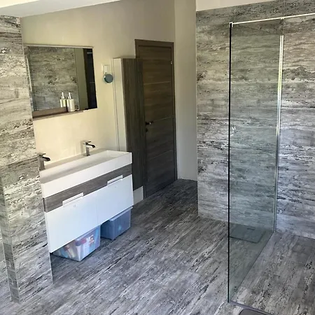Charming With Private Pool